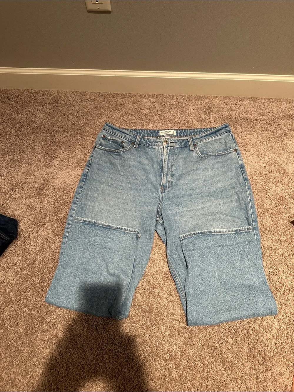 Abercrombie & Fitch light blue